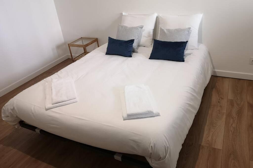 Le Duplex Des Quais Apartment Блоа Екстериор снимка